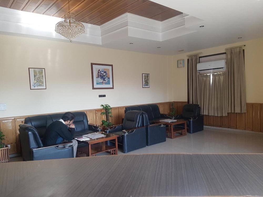 Hotel Park Inn Chandīgarh Dış mekan fotoğraf