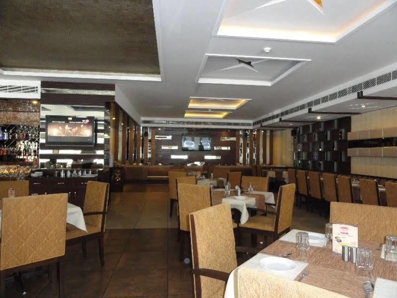 Hotel Park Inn Chandīgarh Dış mekan fotoğraf