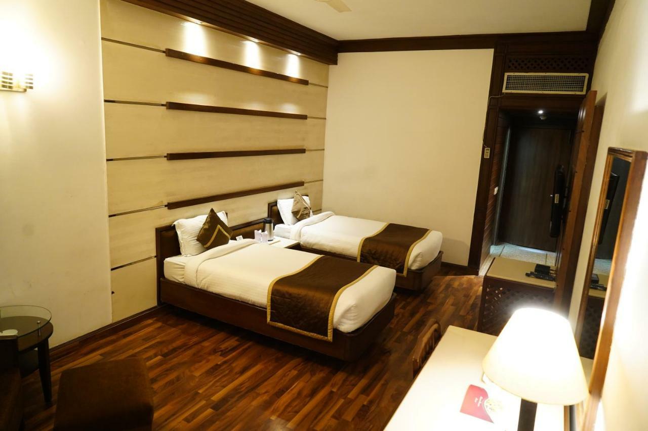 Hotel Park Inn Chandīgarh Dış mekan fotoğraf
