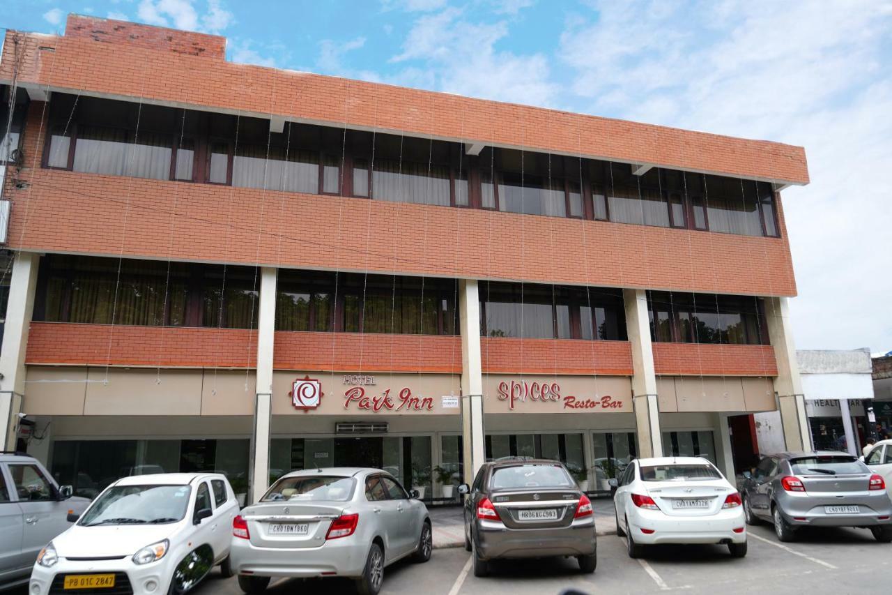 Hotel Park Inn Chandīgarh Dış mekan fotoğraf